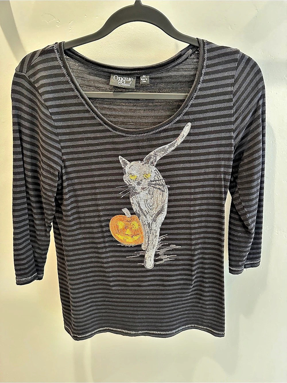 Onque Casual Halloween Black Cat and Pumpkin Sequin Top Medium